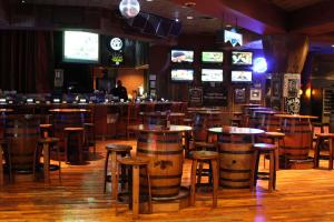 RIVERSTAGE SHOWBAR AT TUNICA ROADHOUSE: FREE CONCERTS