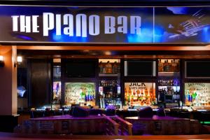 THE PIANO BAR